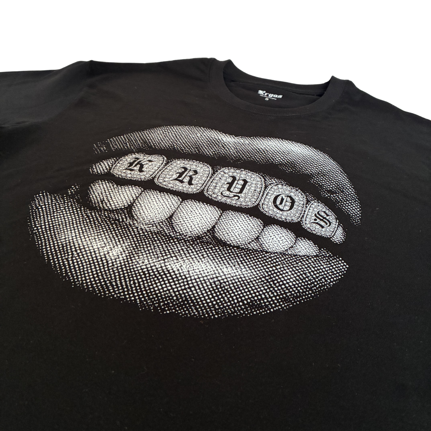 BLACK GRAPHIC TEE